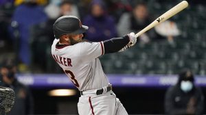 D-backs place 1B Christian Walker on 10-day IL with right oblique strain