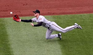 Pavin Smith providing depth to D-backs' depleted outfield