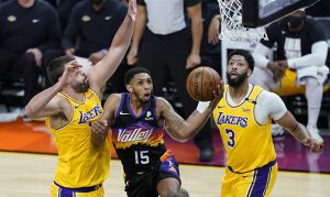Phoenix Suns drop Game 2 of playoff series to Los Angeles Lakers