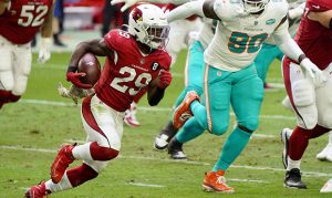 Cardinals' Chase Edmonds near bottom of PFF's RB rankings, ahead of Drake