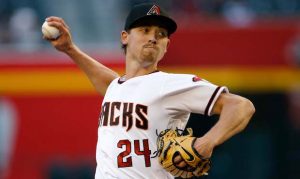D-backs pitcher Luke Weaver exits game with right shoulder discomfort