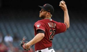 Diamondbacks squander lead as losing streak hits 10