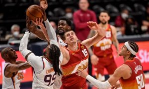 Suns setting tone, finding right stride on defensive end in playoffs