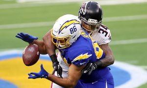 Cardinals sign CB Darqueze Dennard to 1-year deal, waive Krishawn Hogan