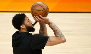 Anthony Davis waiting to be cleared, is game-time decision for Lakers vs. Suns