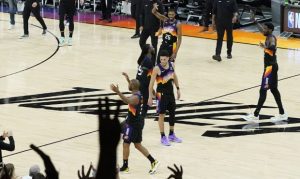 Suns blow doors off Nuggets in 2nd half, take 1-0 series lead at home