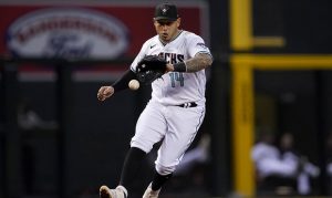 D-backs INF Asdrubal Cabrera deferred surgery, received treatment instead