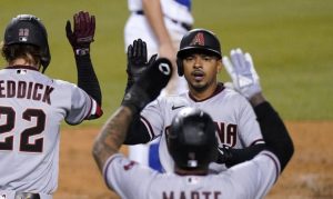 Eduardo Escobar traded by Arizona Diamondbacks to Milwaukee Brewers