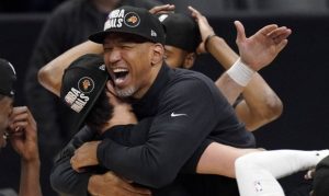 Valley celebrates Phoenix Suns' first berth to NBA Finals since 1993