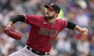 Cleveland Indians claim former D-backs LHP Alex Young off waivers