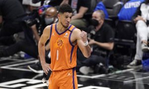 All the dudes Devin Booker has played with during Suns' turnaround