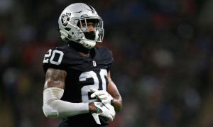 Cardinals sign CB Daryl Worley, OL Marcus Henry ﻿to 1-year deals