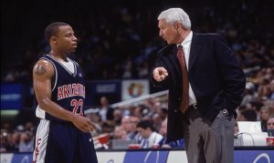 Arizona Wildcats legend Jason Gardner joins men's basketball's staff