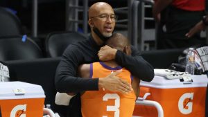 Monty Williams paying no mind to Pat Beverley's comments on Chris Paul