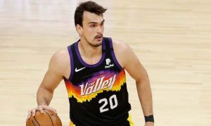 Suns’ Dario Saric exits Game 1 of NBA Finals with knee injury, won't return