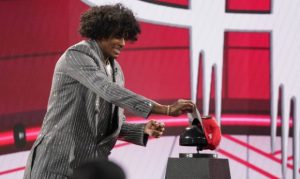 NBA Draft fashion: Shiny suits, bright colors among the trends