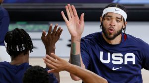 Phoenix Suns officially sign center JaVale McGee