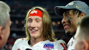 Clemson teammates Isaiah Simmons, Trevor Lawrence face off in Week 3