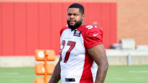 Report: Cardinals restructure Jordan Phillips' deal after Zach Ertz add