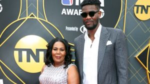 Andrea Ayton, mother of Suns' Deandre, awarded for helping single moms