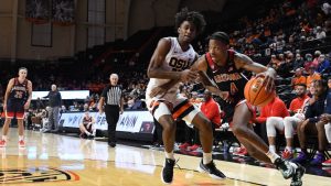 Arizona basketball holds at 11th in AP Poll after Pac-12 opener
