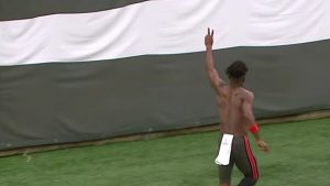 Bucs WR Antonio Brown loses cool, tosses jersey and pads vs. Jets