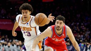 Phoenix Suns complete comeback vs. 76ers, execute again in crunch time