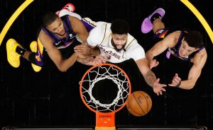 Anthony Davis blames injury for Lakers loss to Suns during playoffs