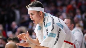 The very confident Kerr Kriisa went at Luka Doncic