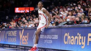 Arizona basketball's Bennedict Mathurin named Naismith semifinalist