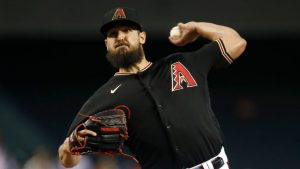 D-backs option LHP Caleb Smith, recall RHP Matt Peacock