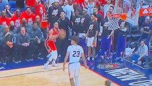 Devin Booker is not suited up but still playing defense on Pelicans