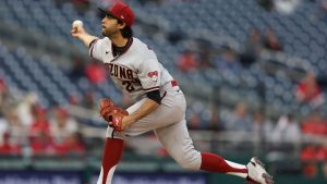 D-backs designate RHP Noe Ramirez, select INF Wilmer Difo
