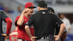 Report: Umpire disciplined, apologizes for ejecting D-backs' Bumgarner