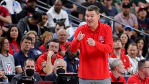 Report: Arizona Wildcats' Tommy Lloyd to receive contract extension