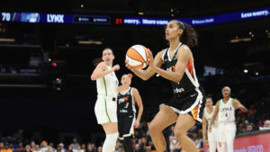 Skylar Diggins-Smith ruins pair of ankles in career night for Mercury