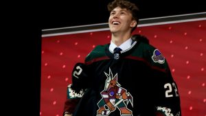 Coyotes trade up to draft Maveric Lamoureux, add veteran Zack Kassian