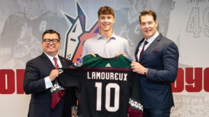 Coyotes sign D Maveric Lamoureux to 3-year, entry-level contract
