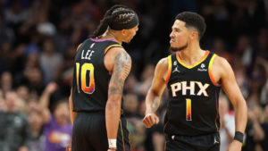Phoenix Suns rally after familiar 1st half, stun Mavs in comeback win