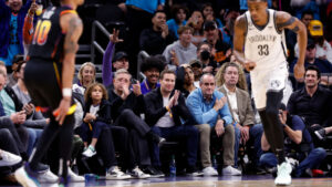 Suns owner Mat Ishbia, fan team up to give away suite tickets