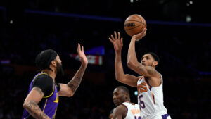 Shorthanded Phoenix Suns put up great effort in loss to Lakers