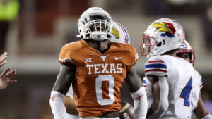 Report: Cardinals holding top-30 visit with Texas LB DeMarvion Overshown
