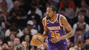Kevin Durant relying on experience ahead of 1st postseason with Suns