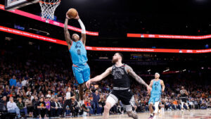 Suns take care of depleted Spurs for 6th win in a row, lock in 4th seed
