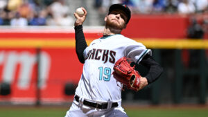 D-backs comfortable with environment for younger rotation