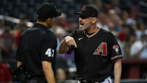 D-backs skipper Torey Lovullo ejected vs. Brewers and the mics are hot
