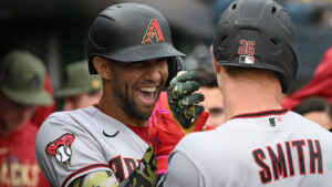 D-backs' offense awakens late, bullpen dominant in win vs. Pirates