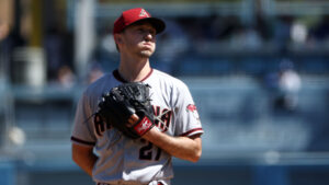 Diamondbacks place starter Zach Davies on IL, recall reliever Joe Mantiply