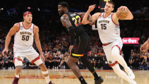 Deandre Ayton spends end of Game 3 win for Suns on bench