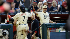 Diamondbacks walk the walk in 6th straight win, beat Braves